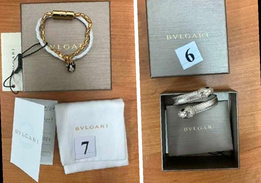 В аэропорту Сочи изъяли драгоценности на 1,8 млн рублей