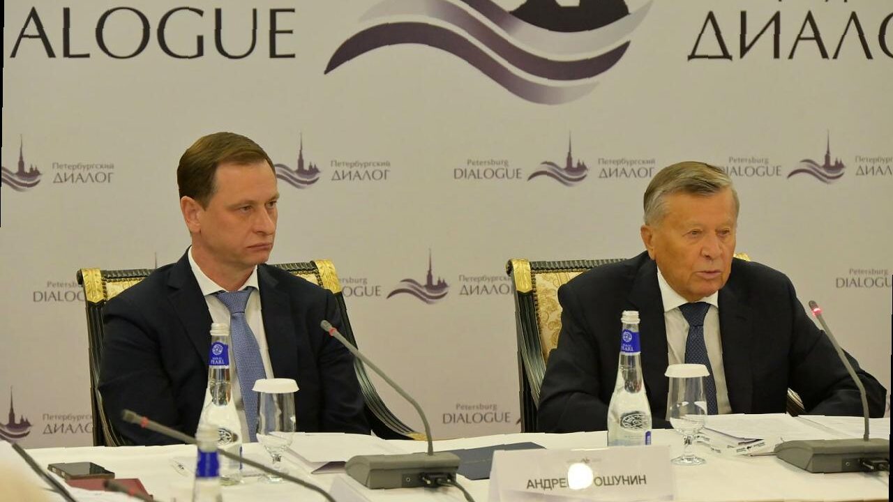 «Участие Виктора Теплякова в форуме «Петербургский диалог»