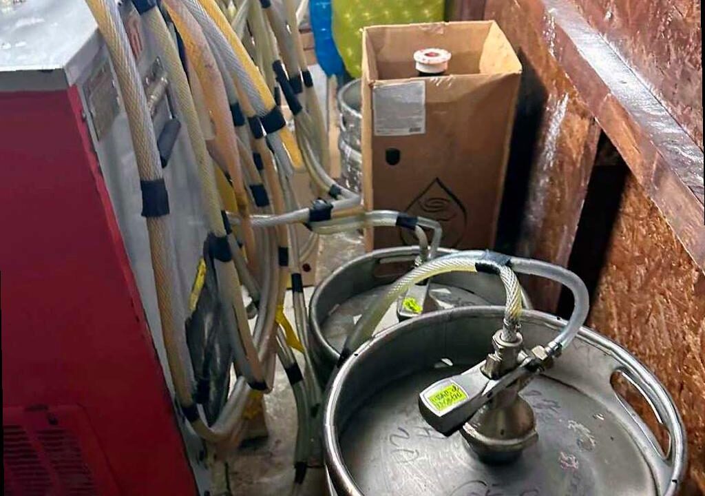 В Адлере изъяли почти 300 литров контрафактного алкоголя