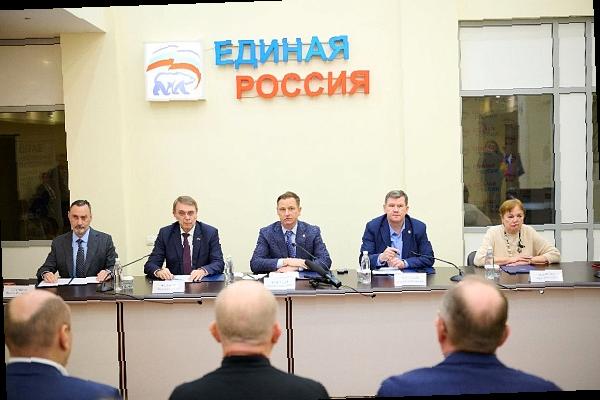 «Виктор Тепляков участвовал в совещании политсовета партии «Единая Россия» в Сочи