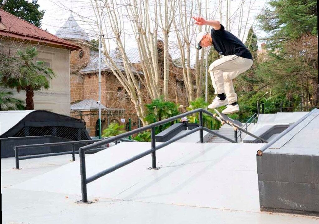 В Сочи после трехлетнего перерыва открыли обновленный скейт-парк