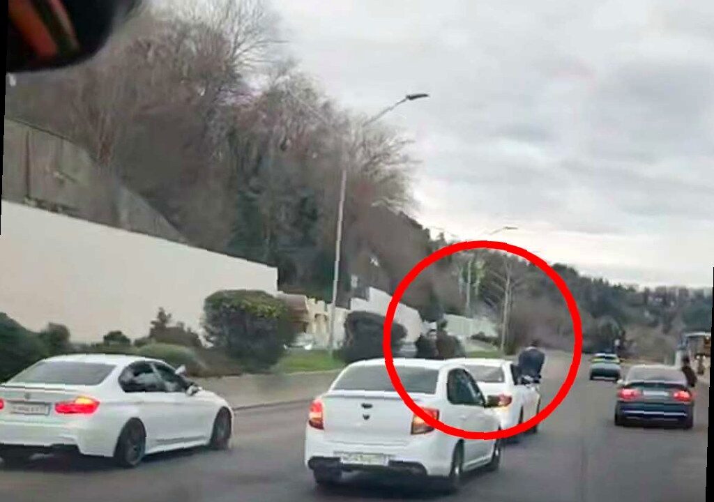 Опасная поездка: в Сочи свадебный кортеж «кошмарил» водителей