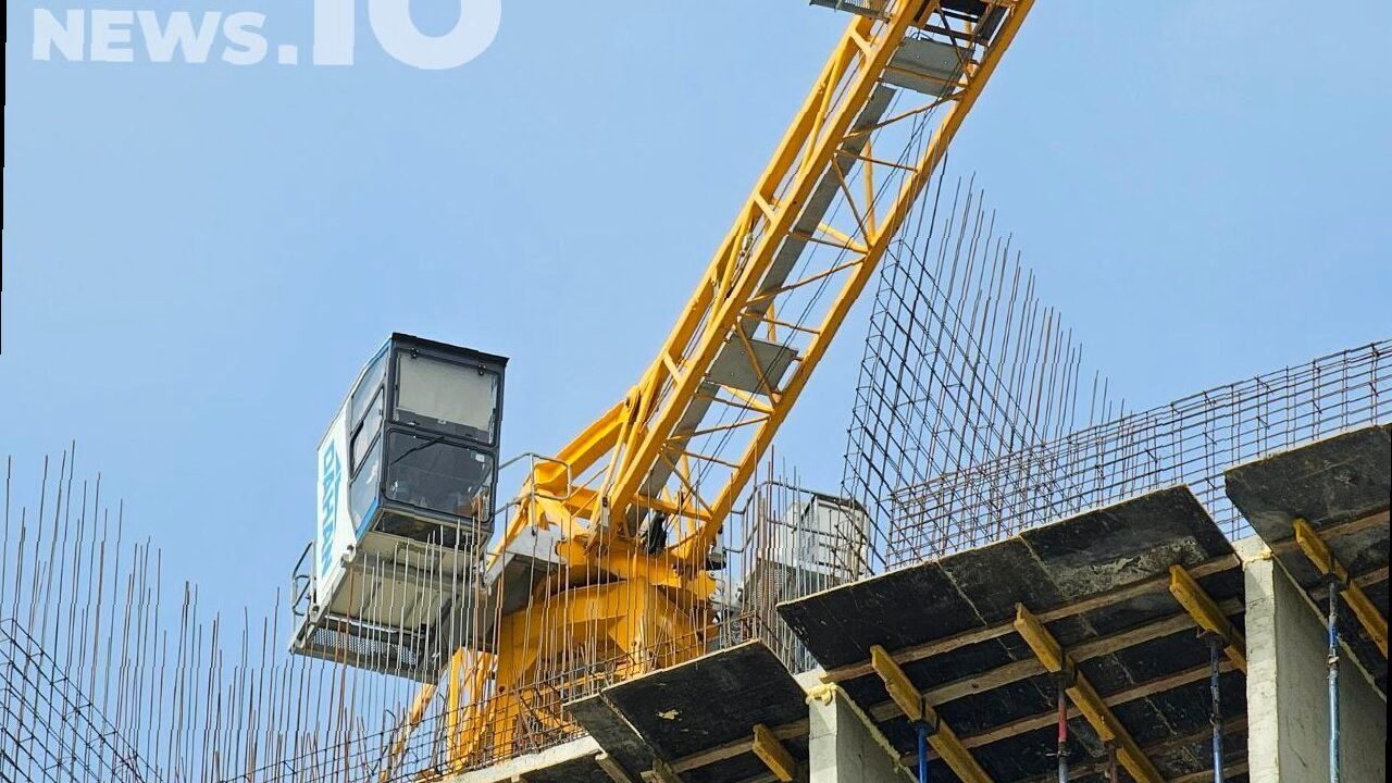 Суд взыскал более 1,1 млрд рублей за срыв строительства школы в Сочи