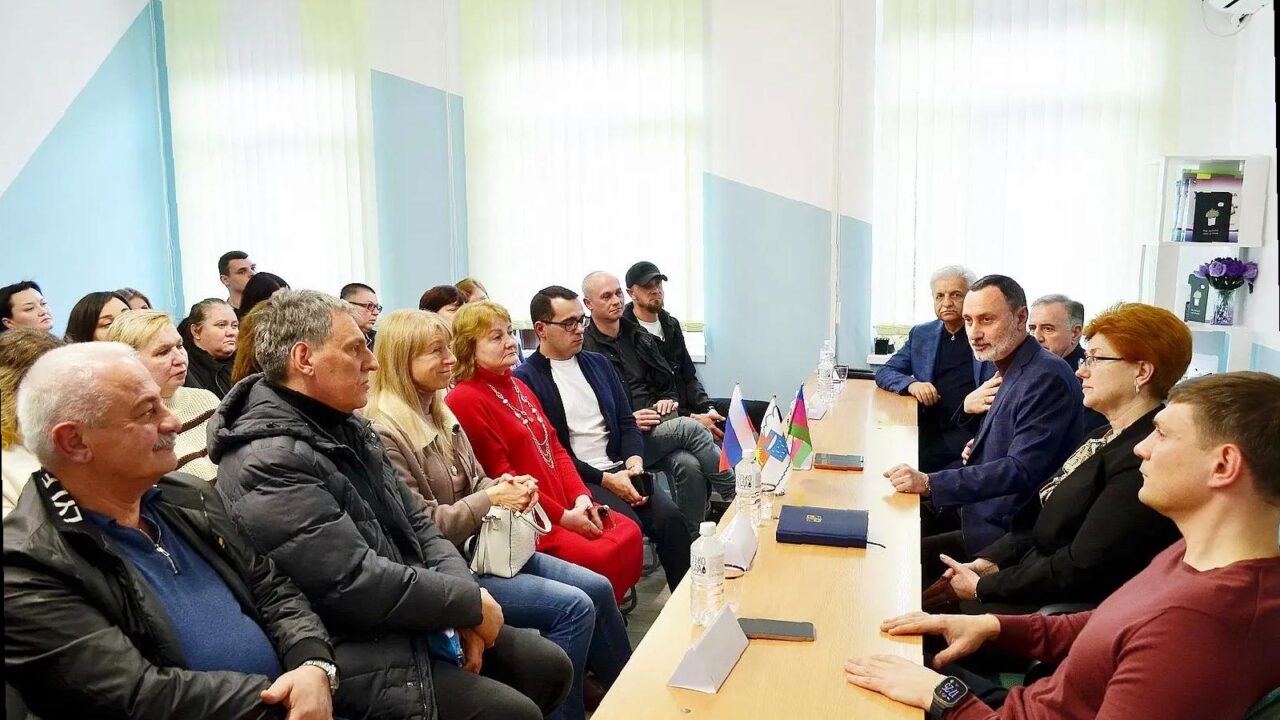 «Виктор Тепляков участвует в обсуждении строительства новой школы в селе Пластунка»