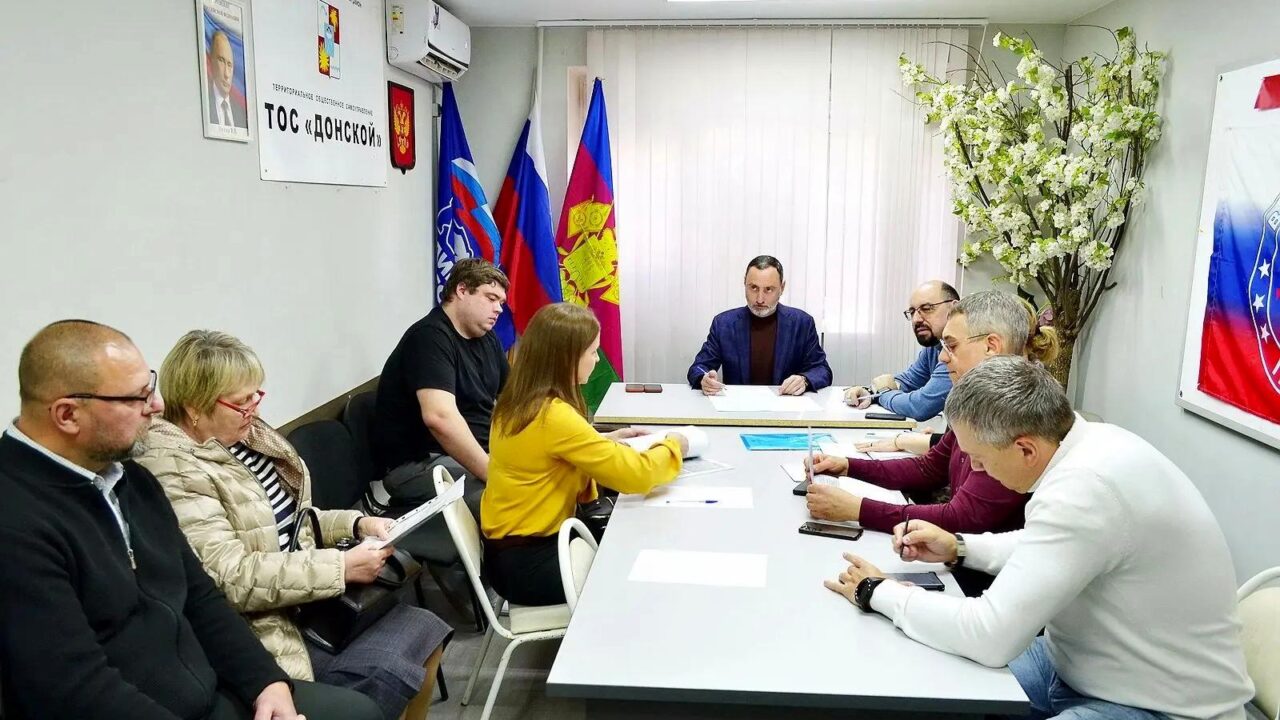 «Виктор Тепляков встретился с жителями в ТОС Донской»