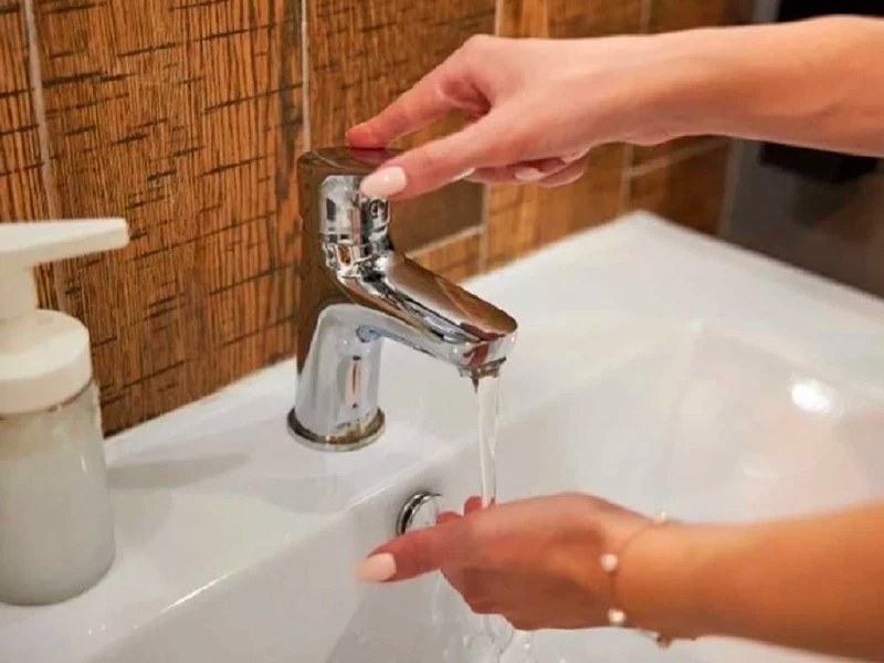 Жителей Сочи предупредили о перебоях с водой на улице Яна Фабрициуса