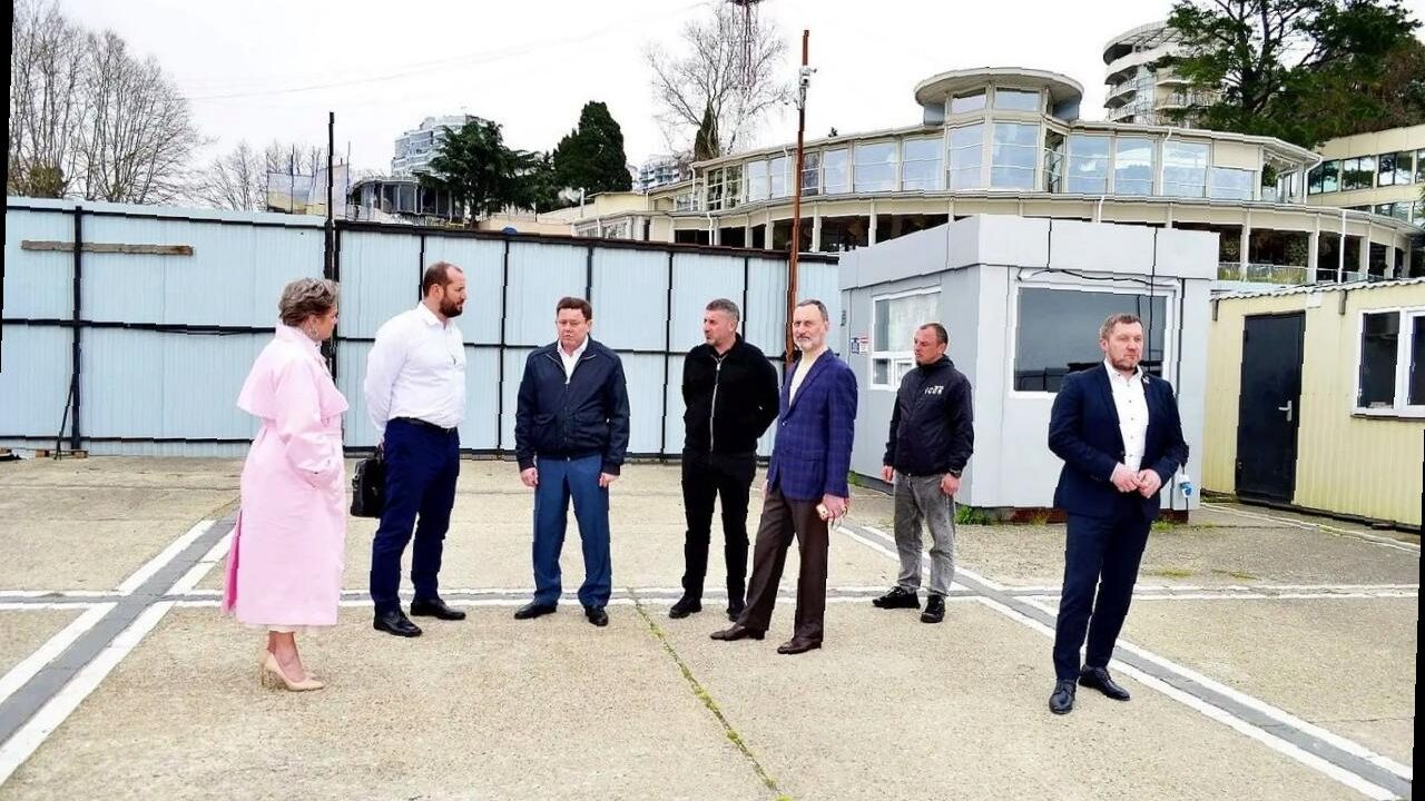 «Виктор Тепляков проверил готовность пляжей Сочи к лету»